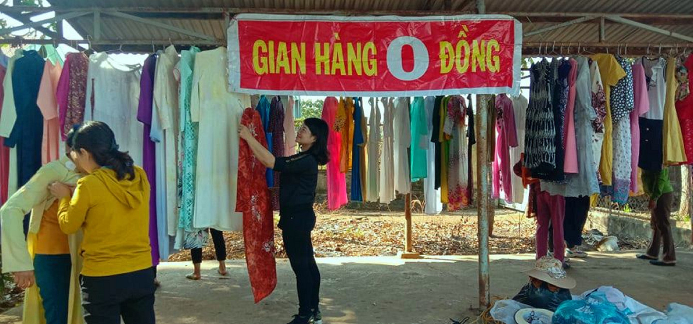 Ấm lòng những cửa hàng quần áo ‘0 đồng’ ở Đắk Lắk ảnh 4