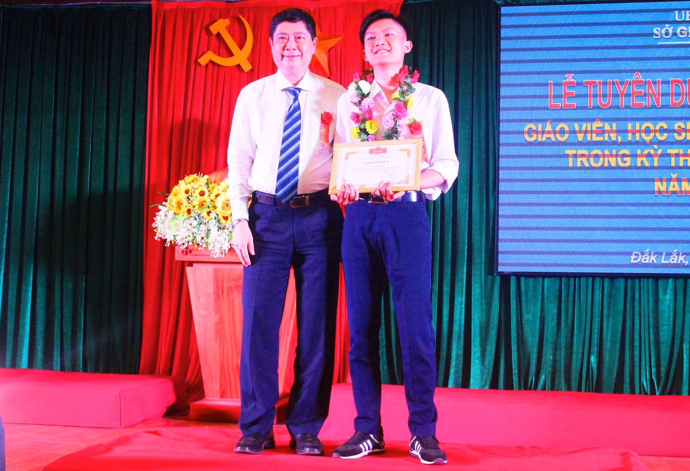 Đắk Lắk vinh danh học sinh giỏi cấp quốc gia năm học 2019-2020 ảnh 2