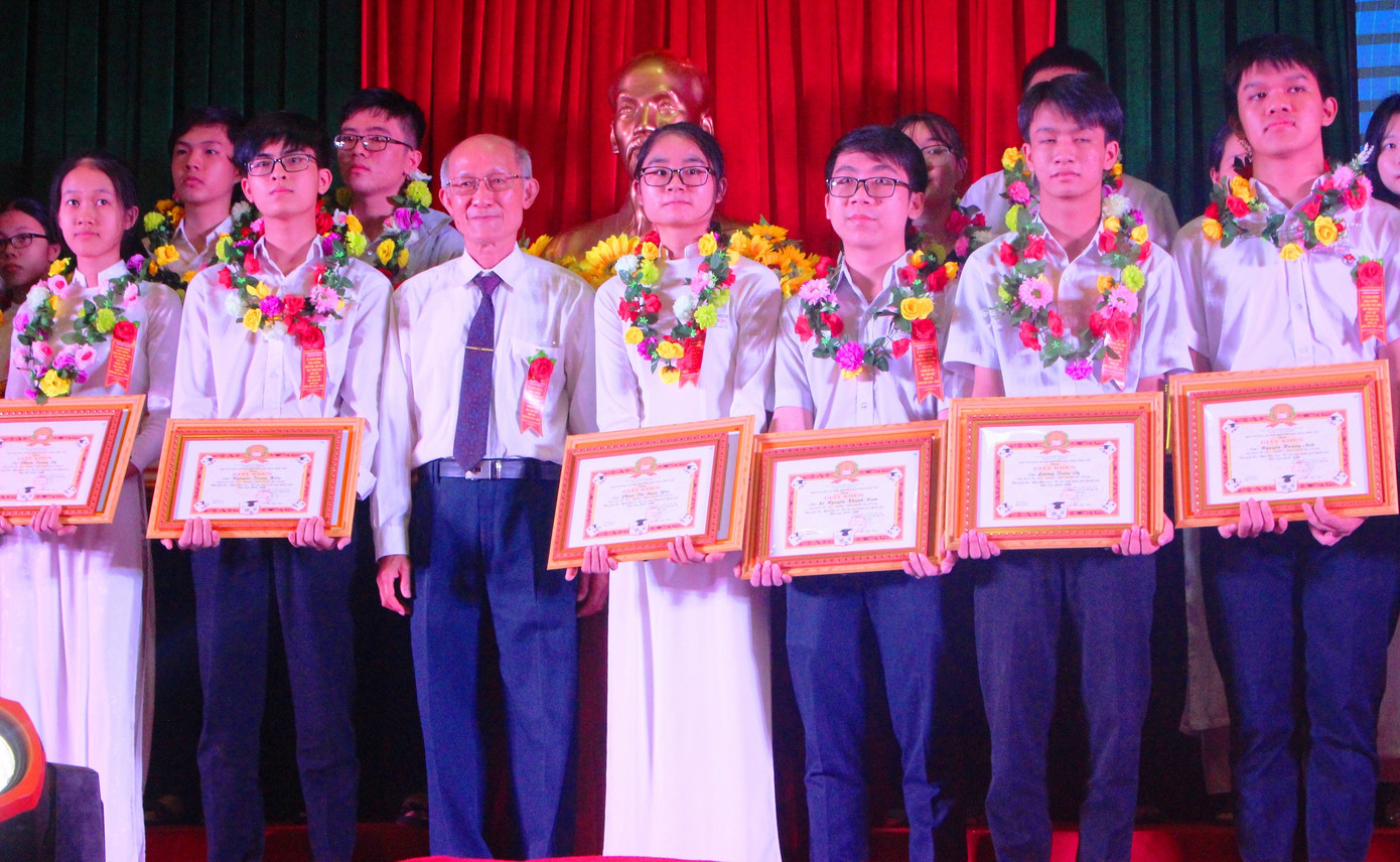 Đắk Lắk vinh danh học sinh giỏi cấp quốc gia năm học 2019-2020 ảnh 1