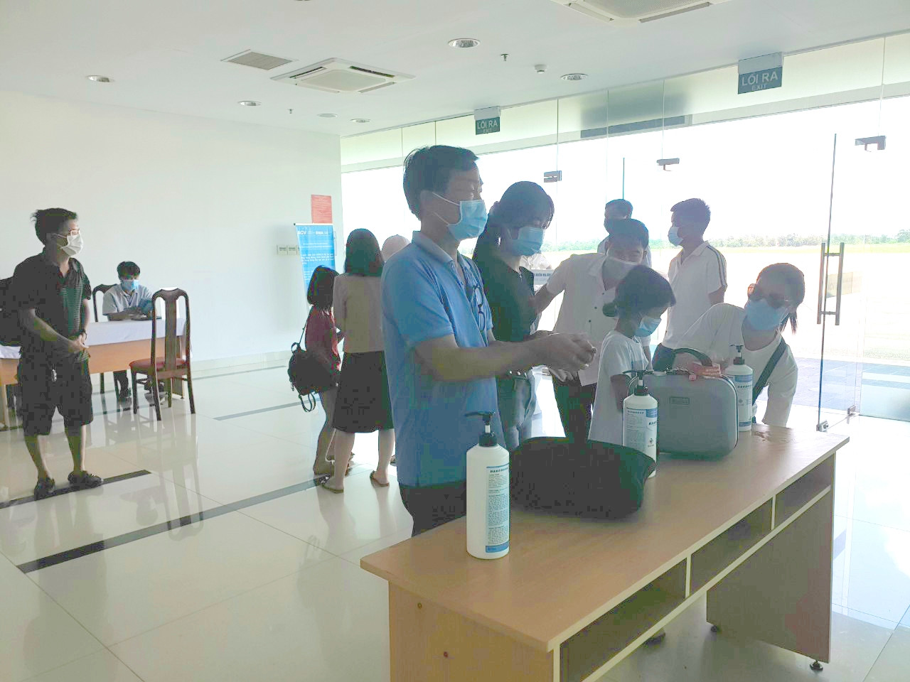 Sân bay Buôn Ma Thuột lập phòng cách ly đặc biệt, phân luồng khách Đà Nẵng ảnh 2