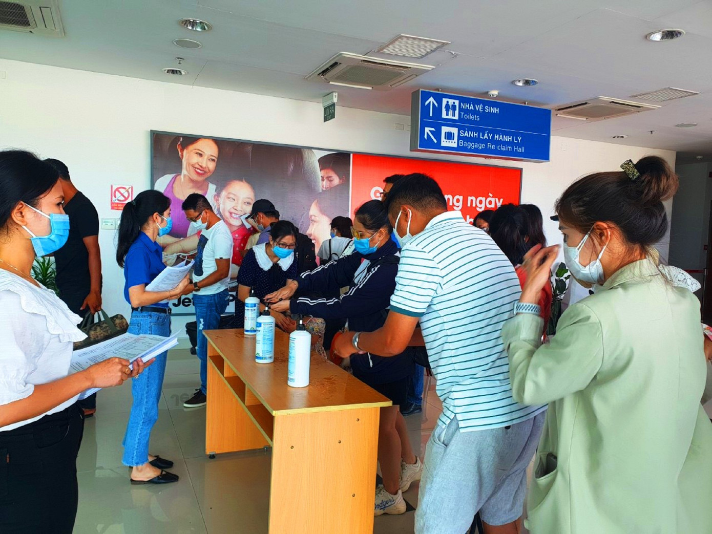 Sân bay Buôn Ma Thuột lập phòng cách ly đặc biệt, phân luồng khách Đà Nẵng ảnh 5