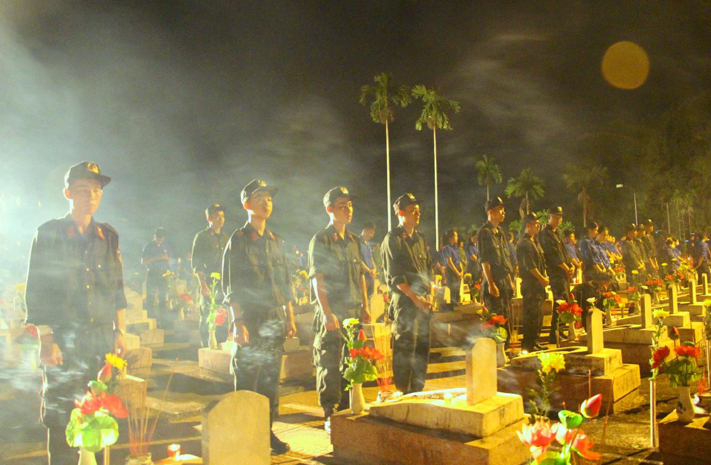 Đắk Lắk: Những ngọn nến thắp sáng 2.306 phần mộ liệt sỹ ảnh 4