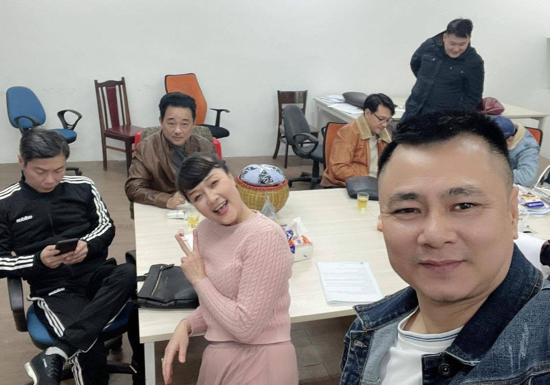 Muôn kiểu tạo hình khó đỡ ở hậu trường Táo quân 2021 ảnh 7