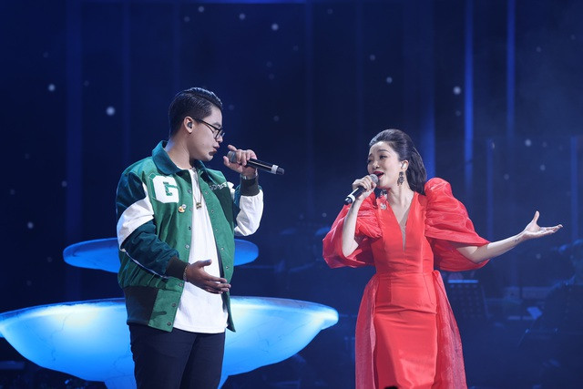 Mỹ Tâm cởi phăng áo giữa trời đông Hà Nội, khuyên khán giả yêu bất chấp ảnh 3