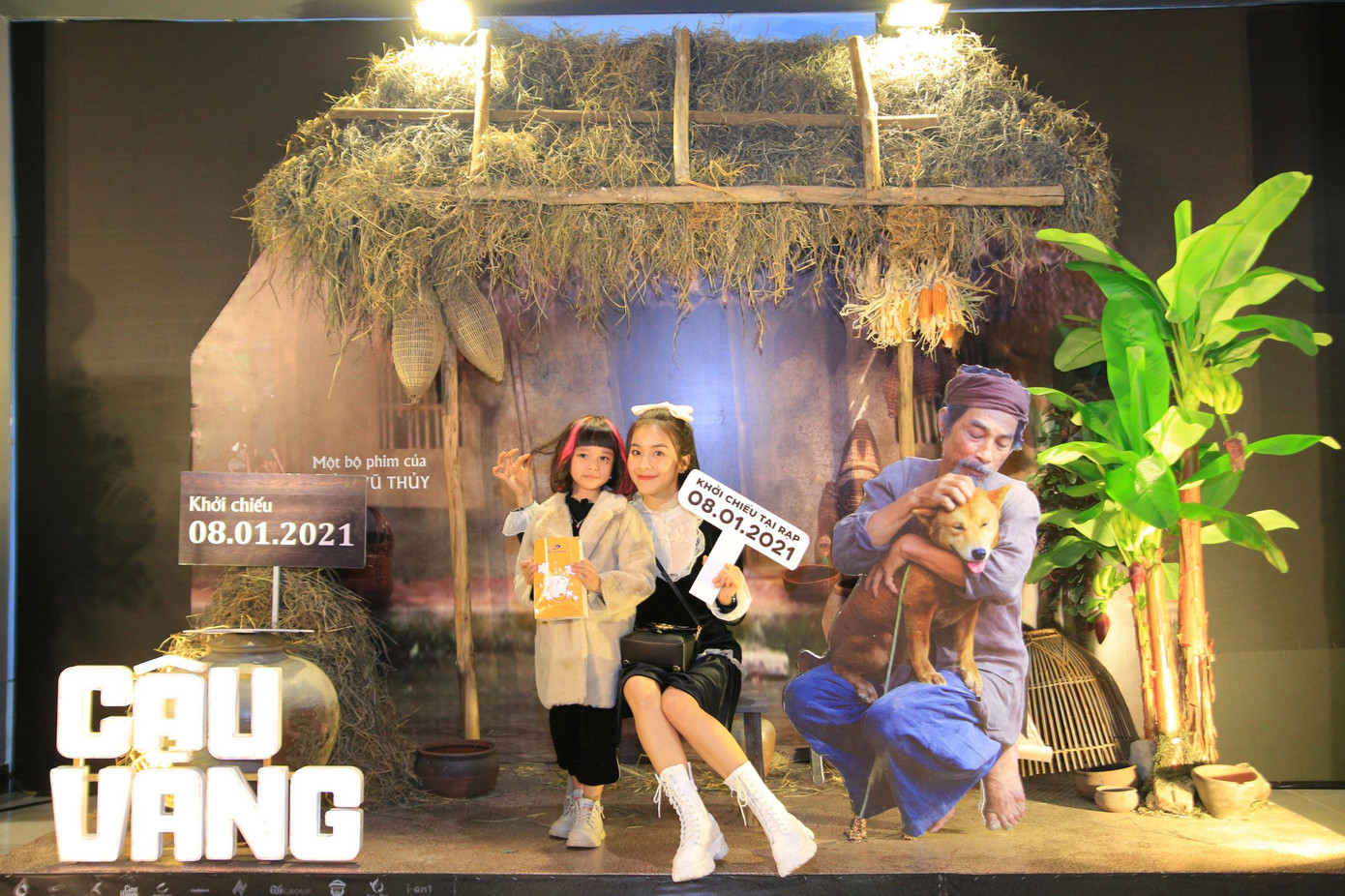 Hoa hậu Đỗ Mỹ Linh, Châu Bùi, Hồng Diễm và dàn sao ủng hộ 'Cậu Vàng' ảnh 11