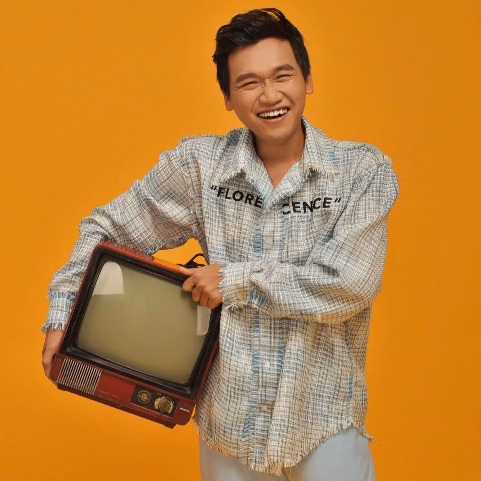 Vì sao Xuân Nghị lần thứ ba lỡ hẹn với Táo quân? ảnh 1