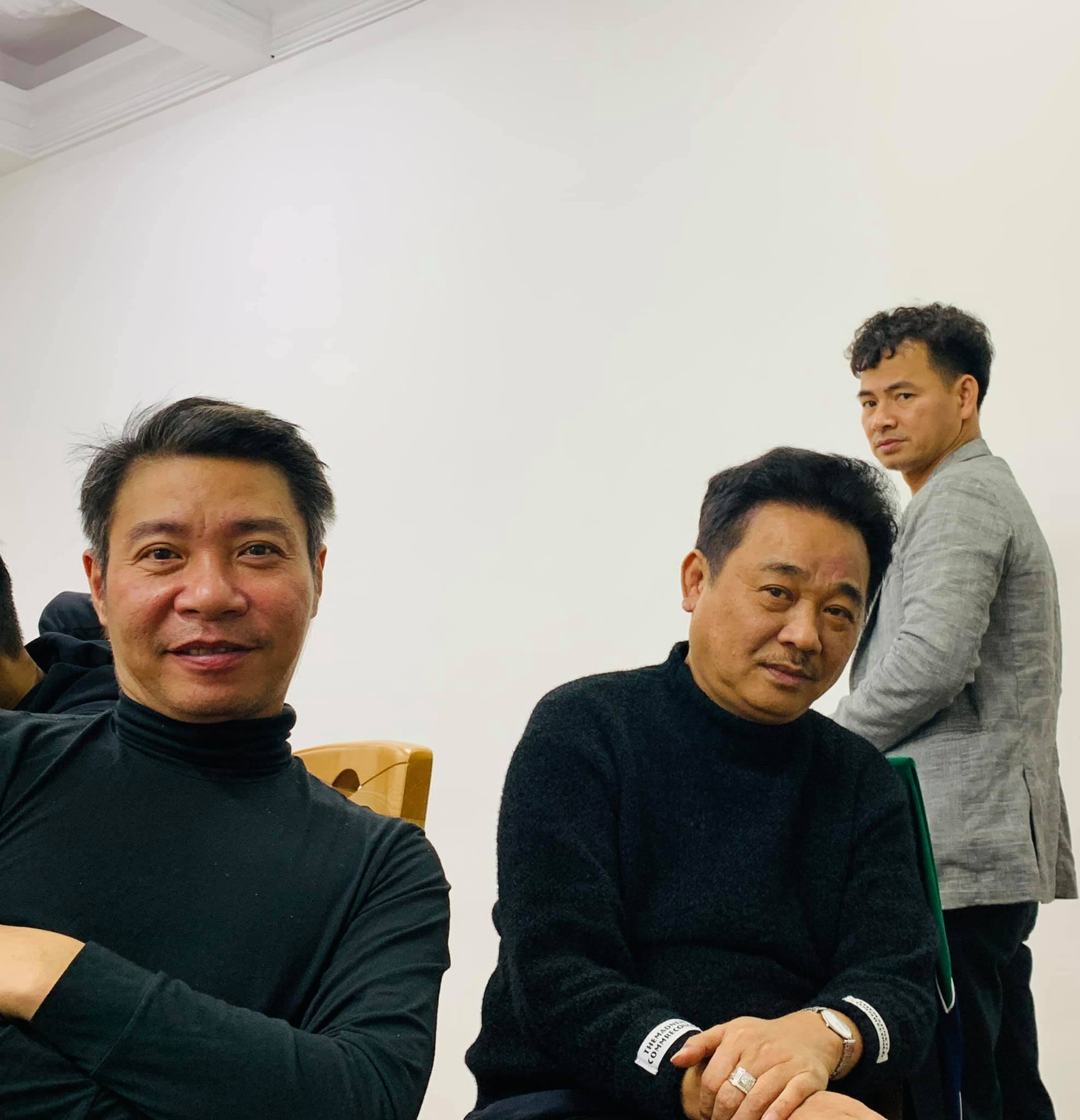 Muôn kiểu tạo hình khó đỡ ở hậu trường Táo quân 2021 ảnh 1