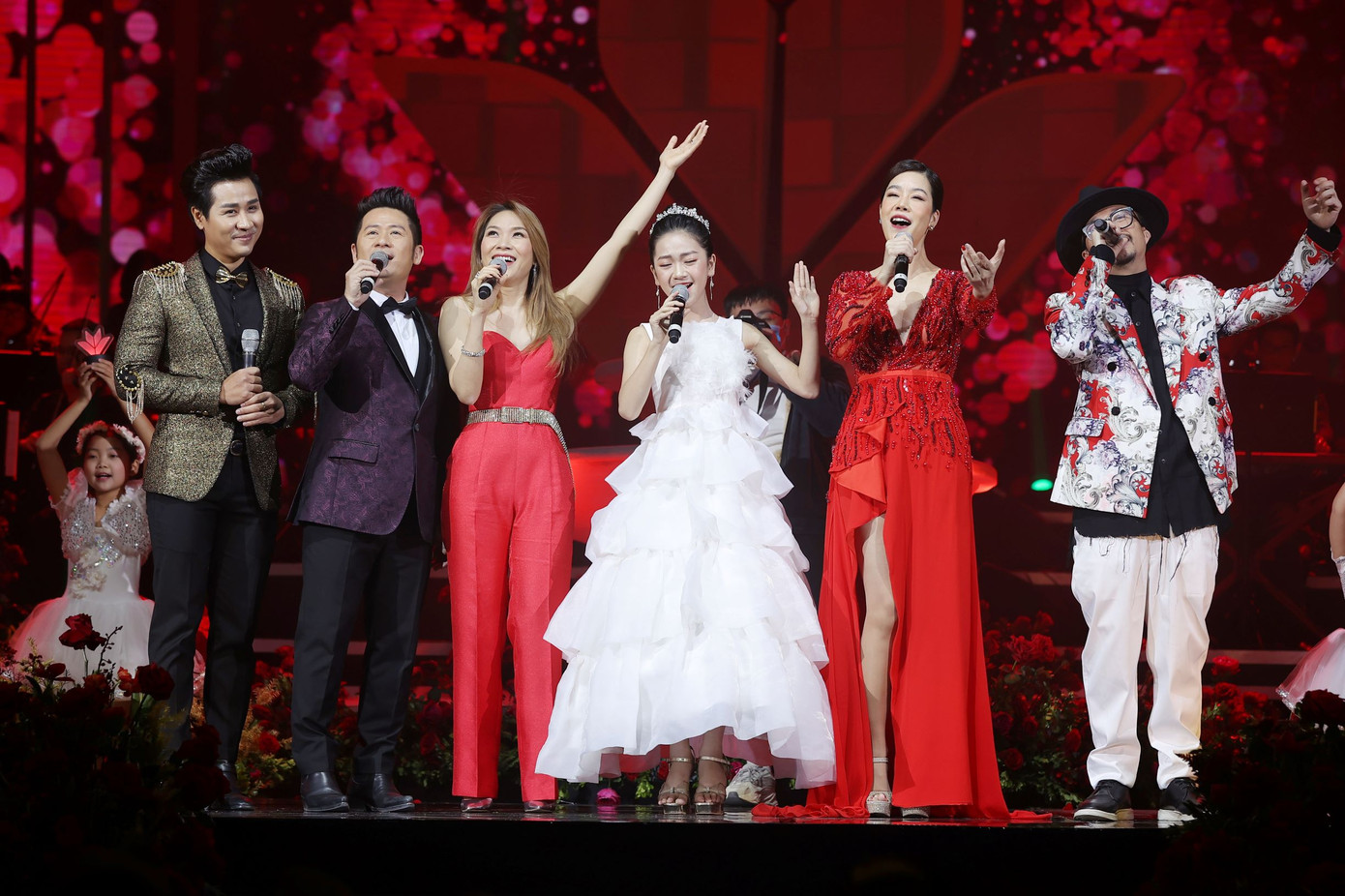 Mỹ Tâm, Bằng Kiều, Thu Phương và Hà Lê cất giọng vì Việt Nam đồng lòng chống COVID-19 ảnh 2