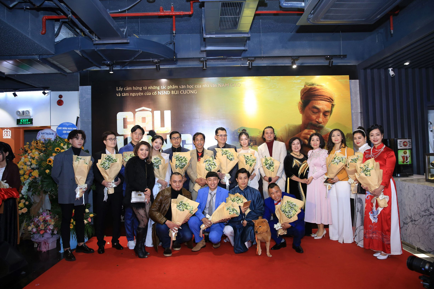 Hoa hậu Đỗ Mỹ Linh, Châu Bùi, Hồng Diễm và dàn sao ủng hộ 'Cậu Vàng' ảnh 1