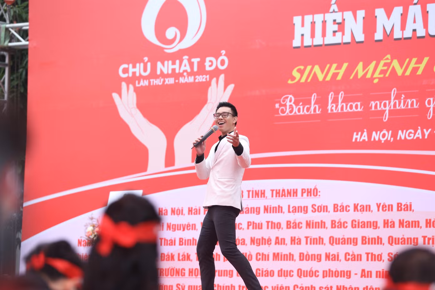 NSƯT Xuân Bắc khuấy động Chủ nhật Đỏ, nhận Bằng khen của Bộ Y tế ảnh 3