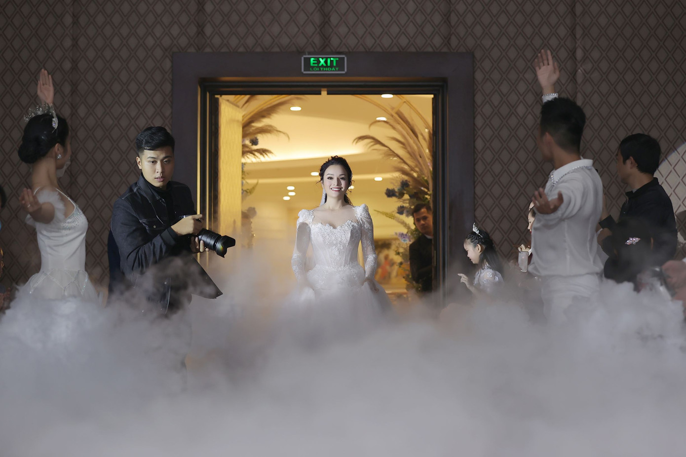 Ca sĩ Tân Nhàn bất ngờ kết hôn với một Phó giáo sư trẻ ảnh 5