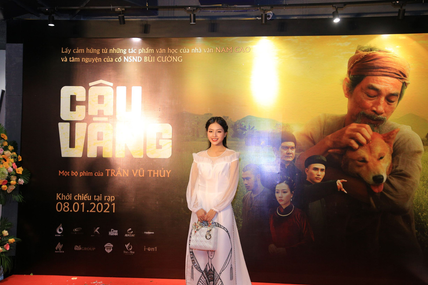 Hoa hậu Đỗ Mỹ Linh, Châu Bùi, Hồng Diễm và dàn sao ủng hộ 'Cậu Vàng' ảnh 10