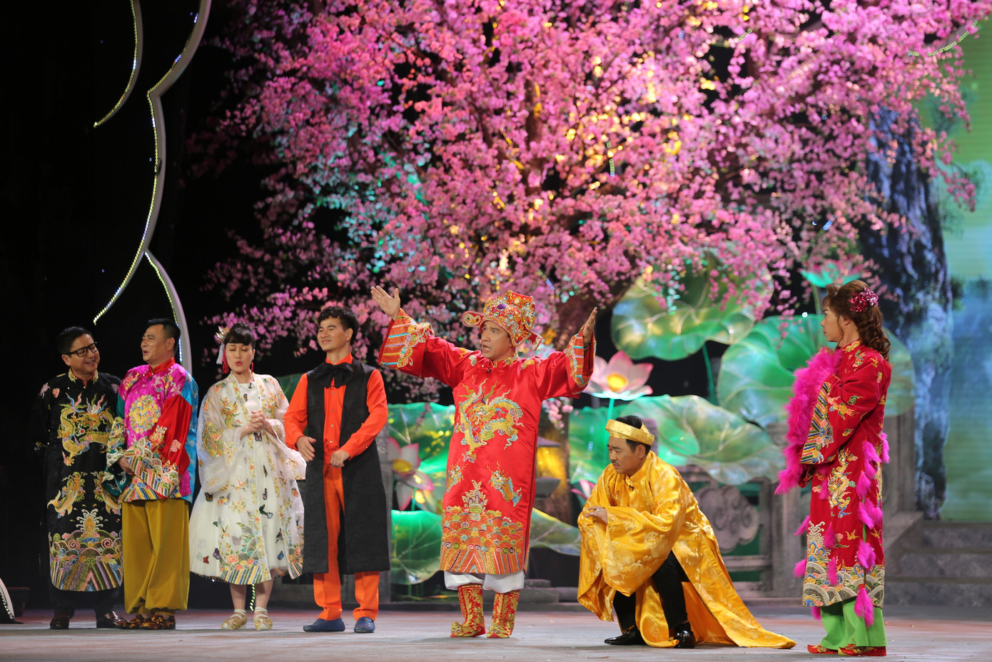 Hé lộ hình ảnh đầu tiên của đêm ghi hình Táo quân 2021, Táo nào gây sốt? ảnh 1