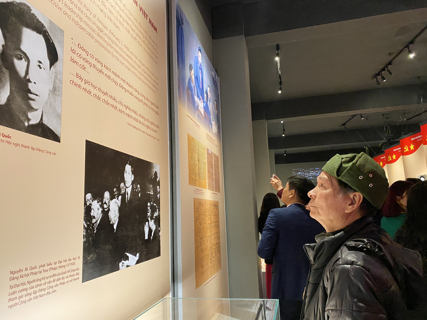 Hàng trăm tài liệu, hiện vật tái hiện lịch sử hào hùng và 12 kỳ đại hội Đảng ảnh 6