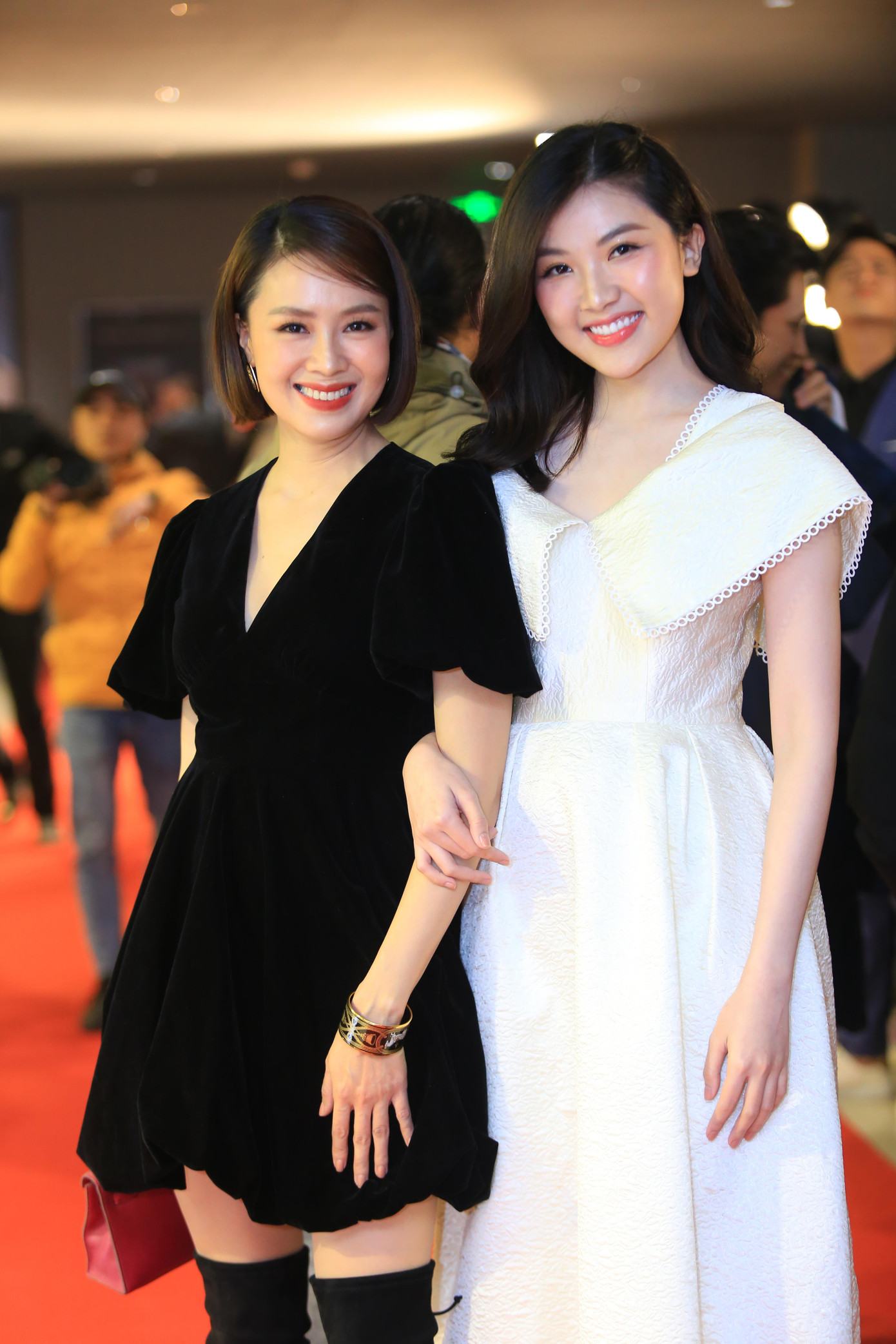 Hoa hậu Đỗ Mỹ Linh, Châu Bùi, Hồng Diễm và dàn sao ủng hộ 'Cậu Vàng' ảnh 3