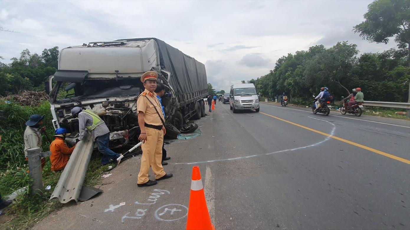 Vụ tai nạn thảm khốc ở Bình Thuận: Tài xế xe tải được đưa ra Nha Trang chụp chân ảnh 3