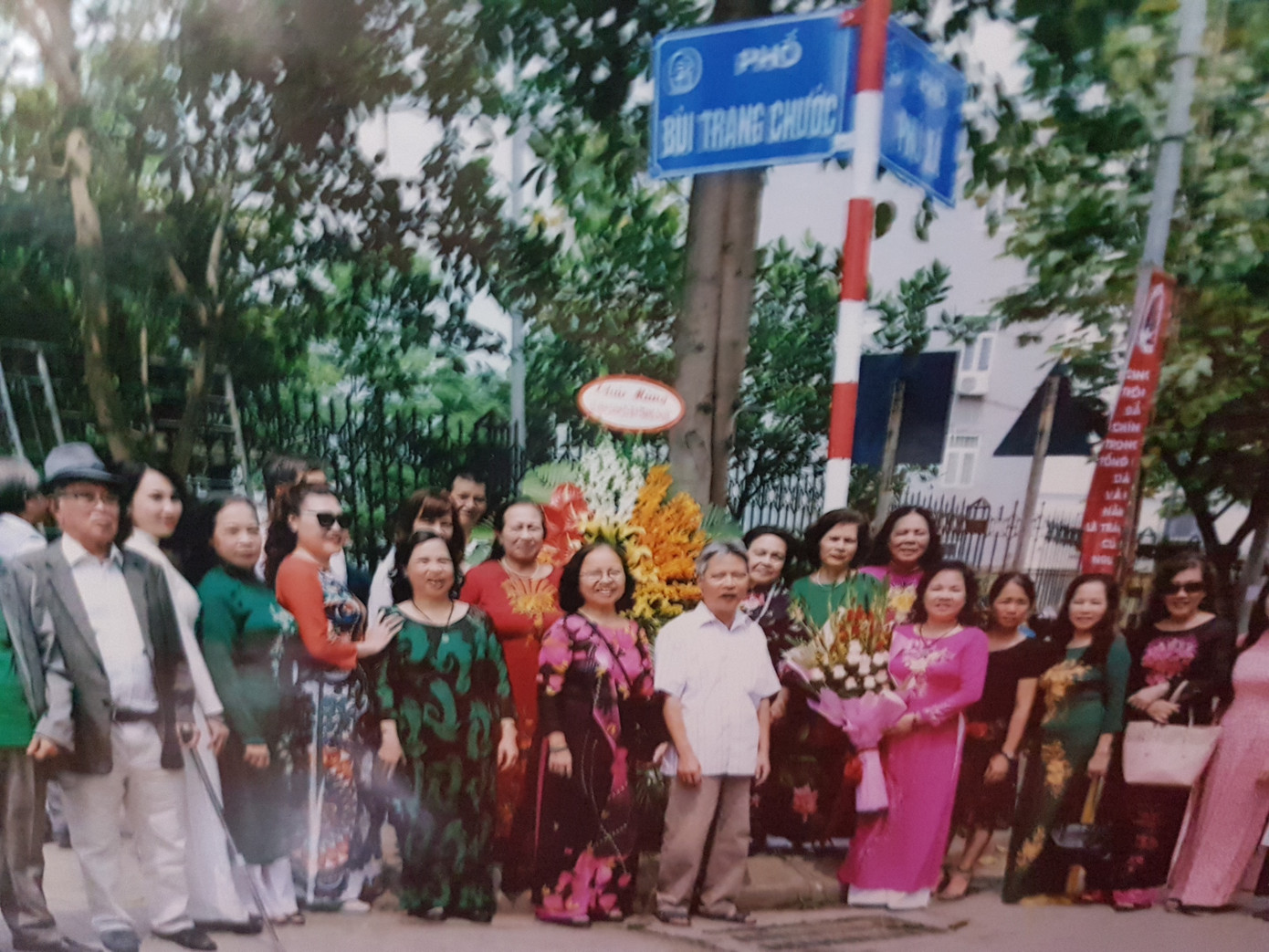 Lại bàn về chuyện Quốc huy: Một chút vĩ thanh ảnh 1