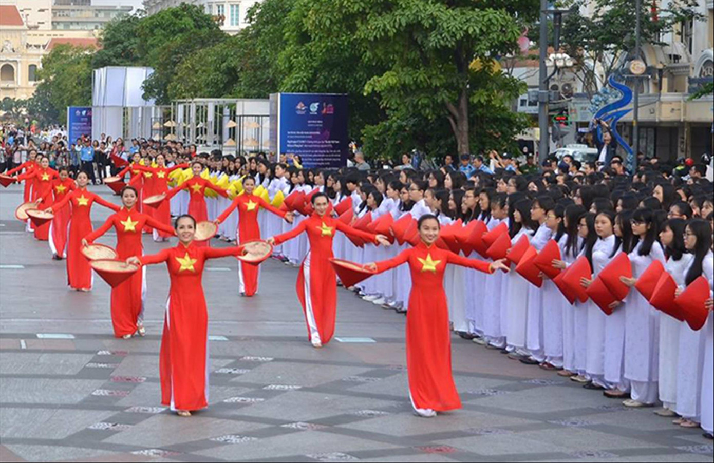 Lễ hội Áo dài có nguy cơ tạm dừng vì dịch Covid - 19 ảnh 1