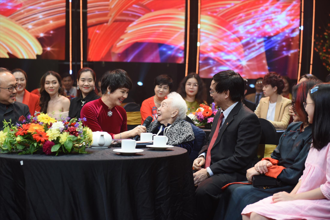 Những chương trình truyền hình giải trí Tết không nên bỏ lỡ ảnh 1