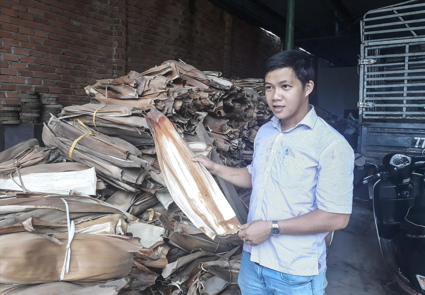 Chàng trai thổi hồn vào mo cau ảnh 1