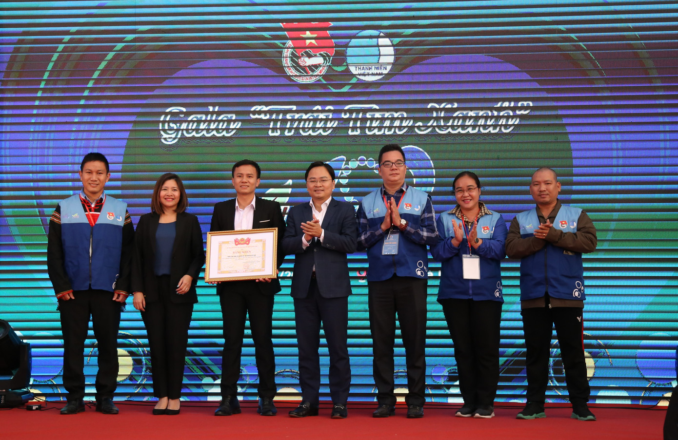 Sôi nổi hoạt động vì cộng đồng trong Ngày hội tình nguyện Quốc gia 2020 ảnh 16