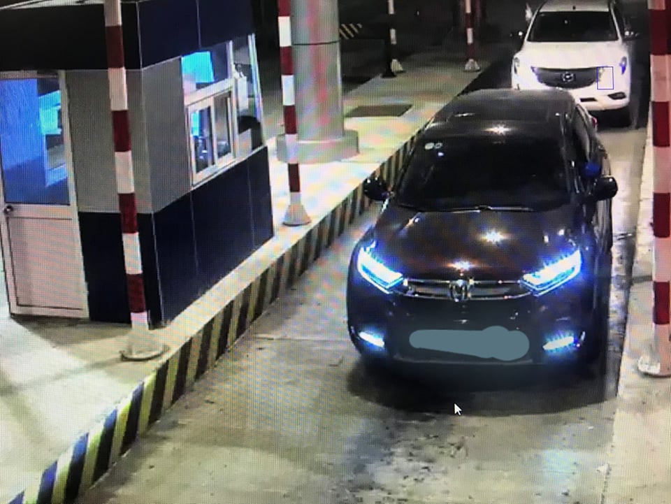 Nhiều ô tô bị ném trên cao tốc Lạng Sơn - Bắc Giang ảnh 2