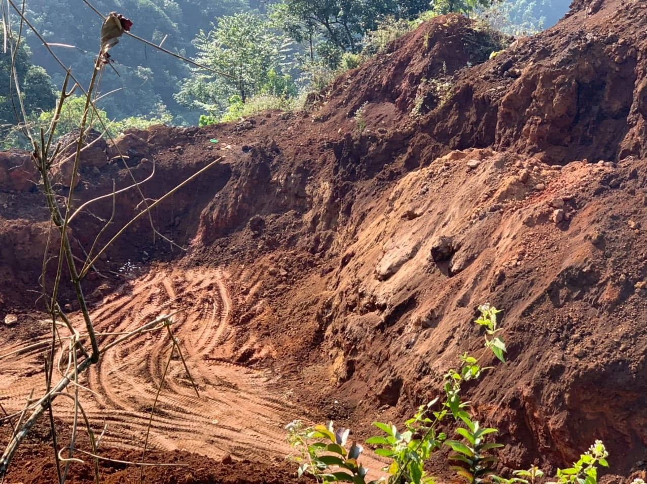 Công an Hà Giang ngăn chặn vụ rầm rộ đào trộm quặng ảnh 1