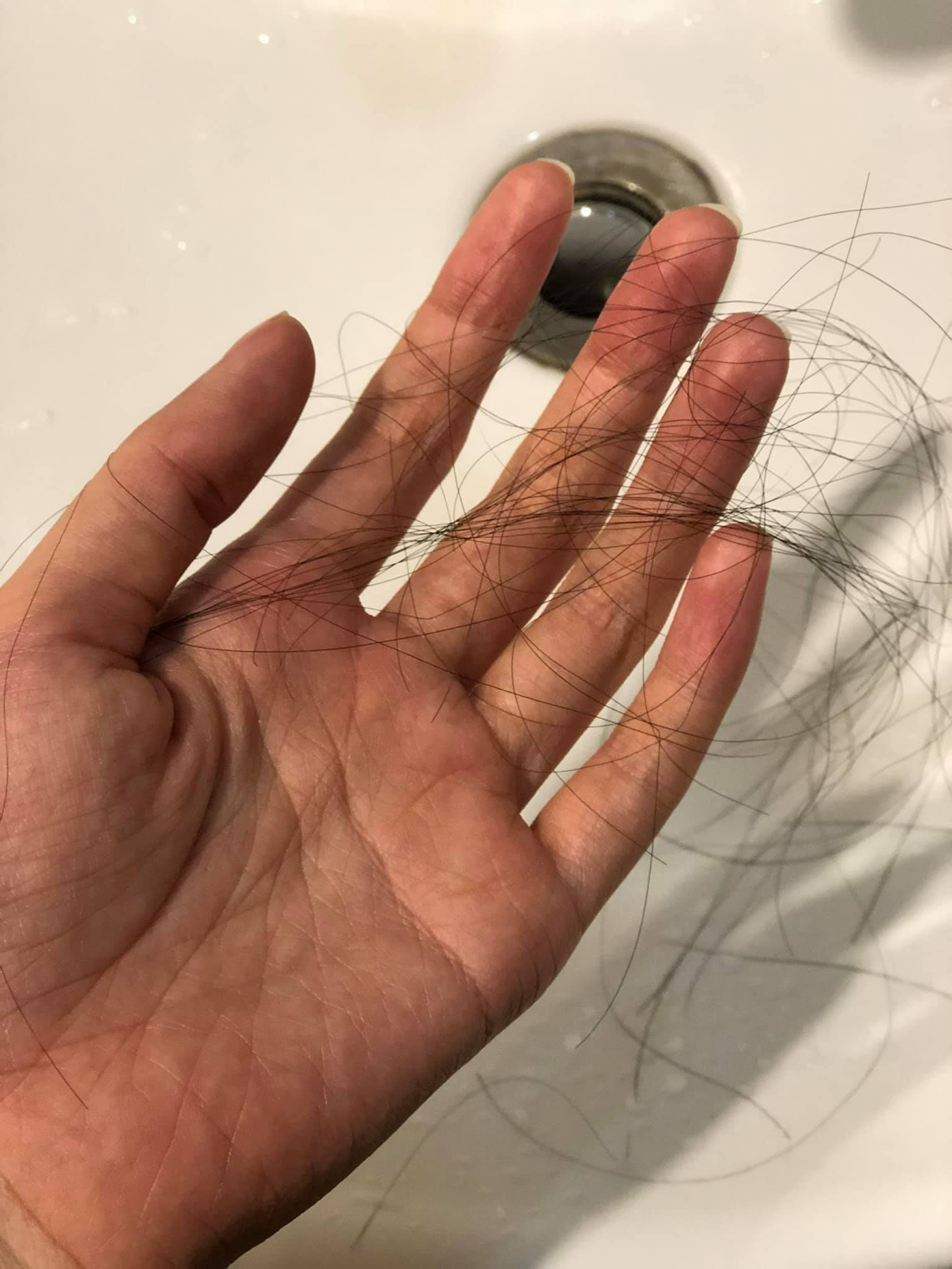 MC thời tiết Diễm My đau đớn phát hiện bị ung thư trước ngày cưới ảnh 3