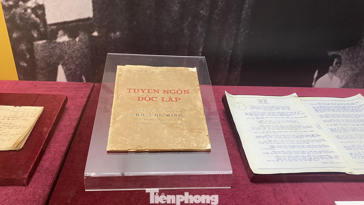 Hơn trăm hiện vật và tư liệu quý kể chuyện Ngày độc lập 2/9 ảnh 3