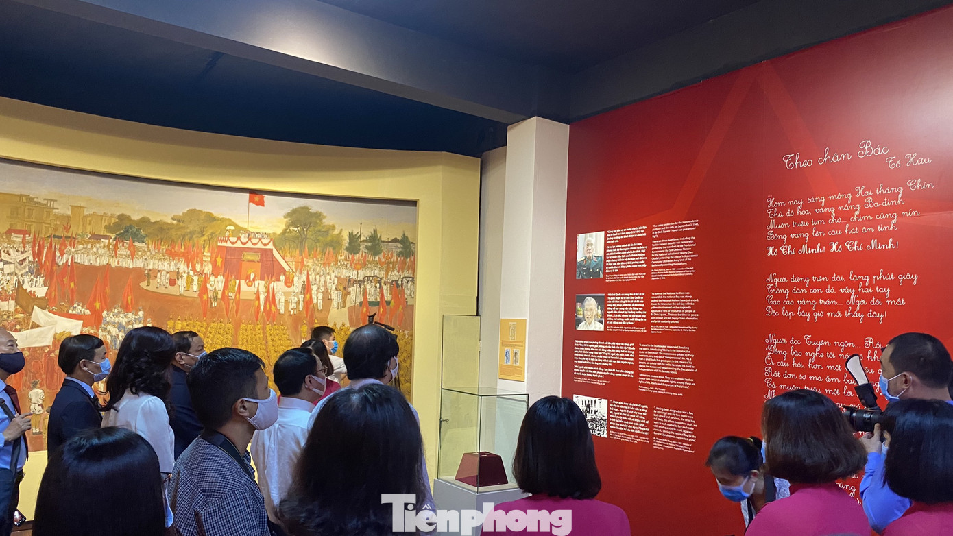 Hơn trăm hiện vật và tư liệu quý kể chuyện Ngày độc lập 2/9 ảnh 11