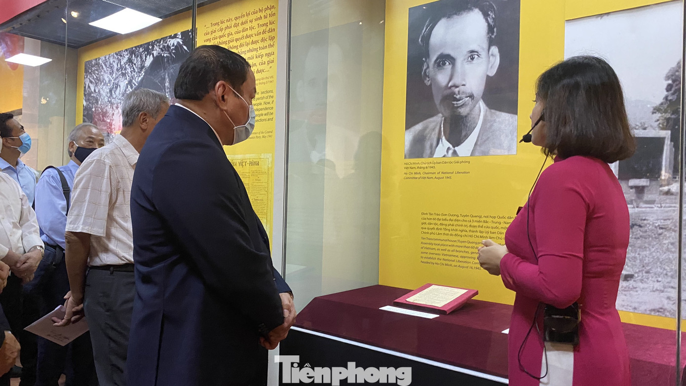 Hơn trăm hiện vật và tư liệu quý kể chuyện Ngày độc lập 2/9 ảnh 2