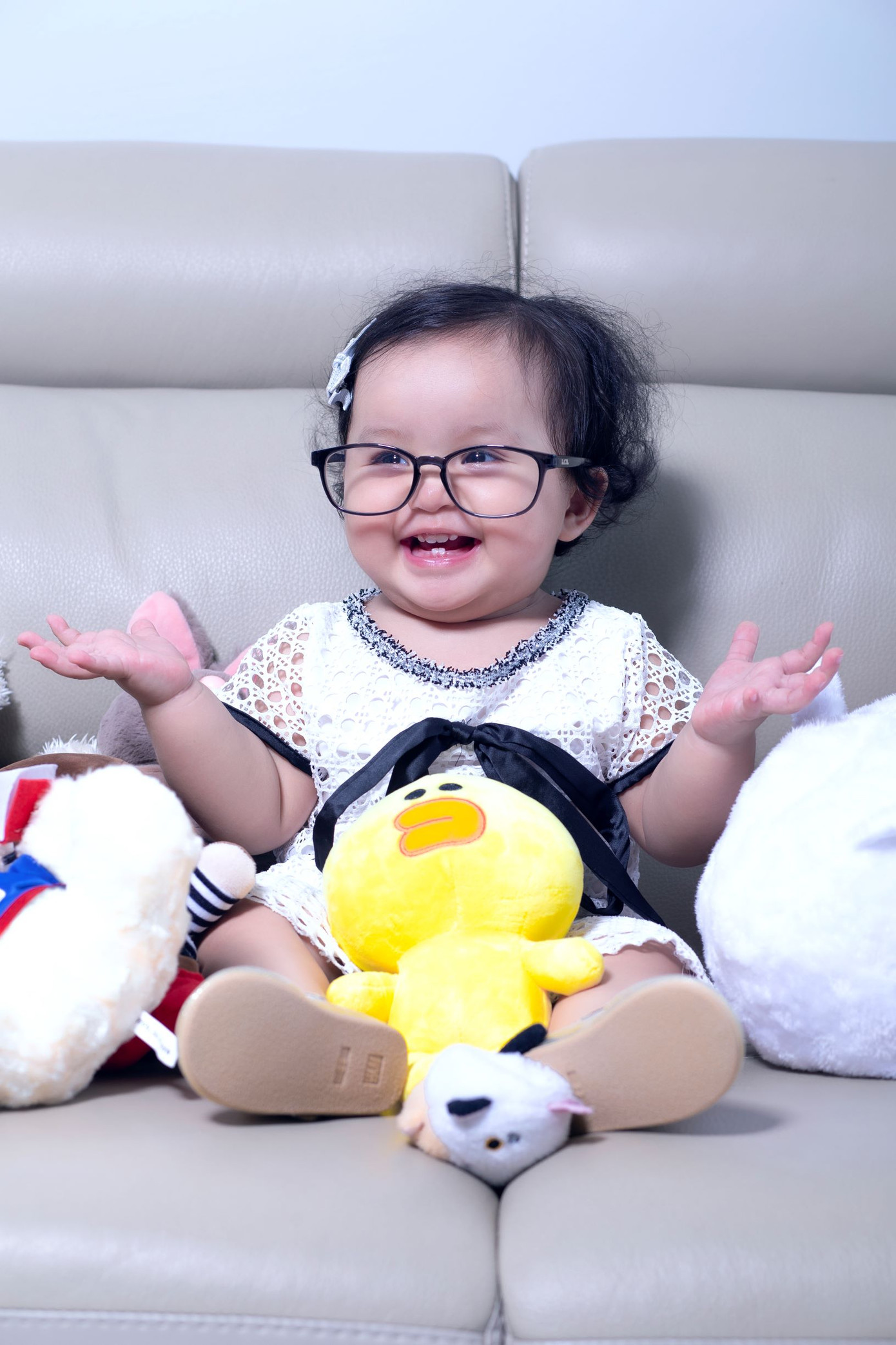 Công chúa nhỏ sắp xuất hiện trong MV mới của mẹ Lần đầu ca sĩ Nguyễn Ngọc Anh khoe ảnh con gái xinh như búp bê ảnh 3