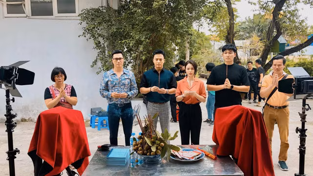 Hồng Diễm - Hồng Đăng còn sóng đôi trong phim giờ vàng VTV? ảnh 1