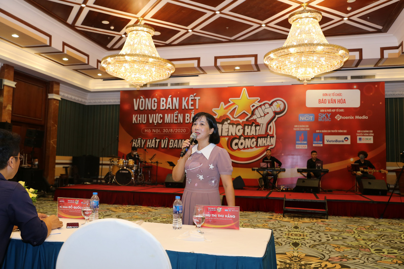 Nhiều bất ngờ khi công nhân thi hát ảnh 1