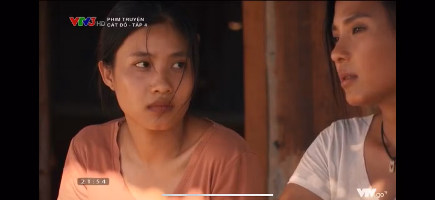 Cát đỏ tập 4: Bị vợ người tình thuê người đánh, Nhớ (Thúy Diễm) phải nhảy xuống sông ảnh 6