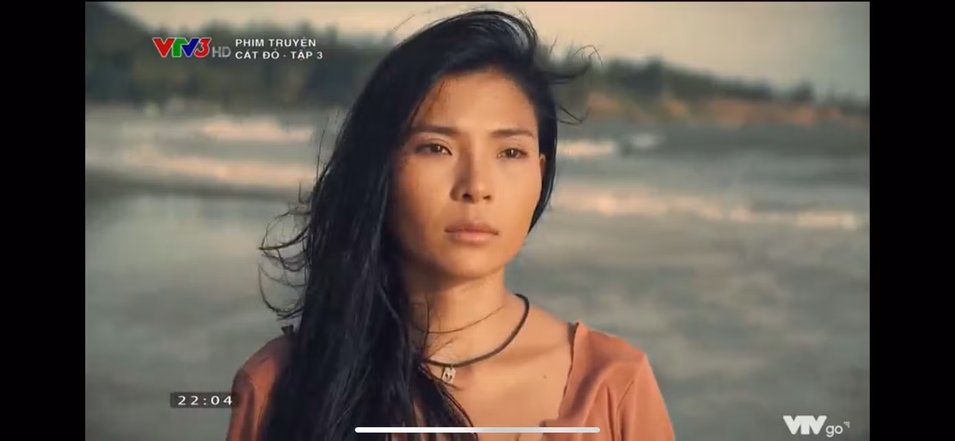 Cát đỏ tập 3: Nhớ (Thúy Diễm) không ngán đánh Nguồn, tát thẳng mặt vợ người tình ảnh 4