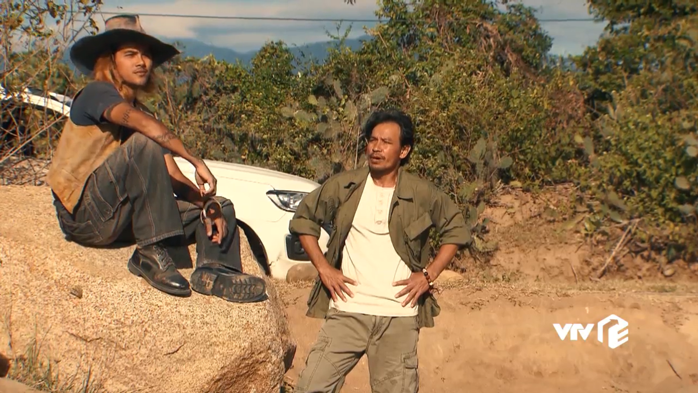 Cát đỏ tập 7: Chàng chăn cừu phải quỳ xuống xin Nhan tha tội cưỡng hôn ảnh 3