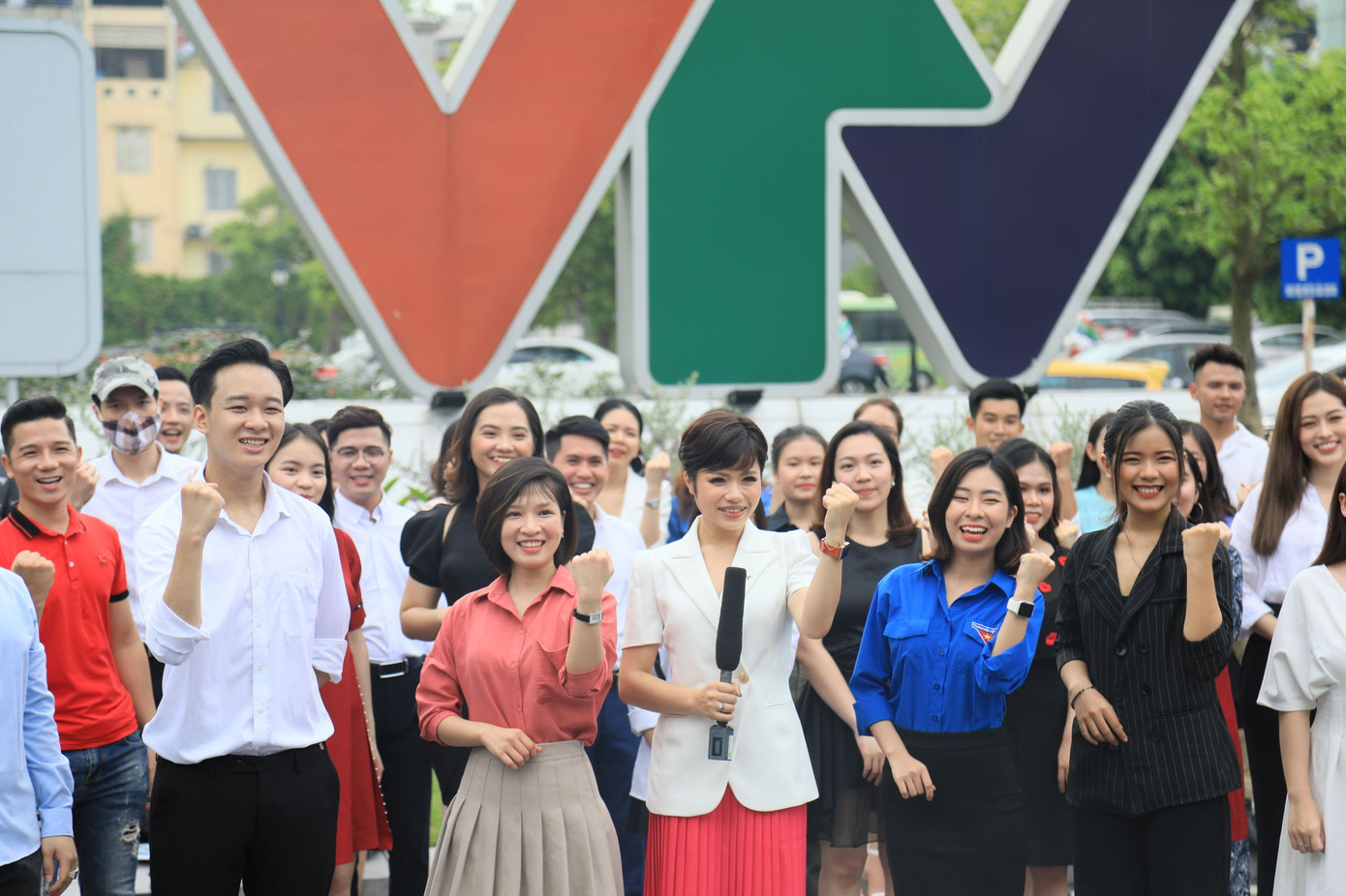 Á hậu Phương Nga thử sức cuộc thi tìm kiếm MC lớn nhất VTV ảnh 2