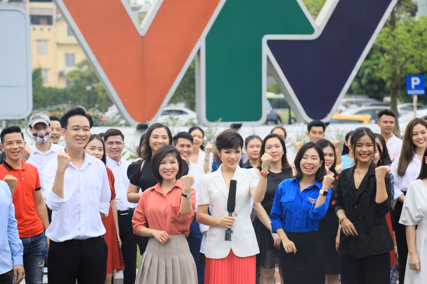 Á hậu Phương Nga thử sức cuộc thi tìm kiếm MC lớn nhất VTV ảnh 2