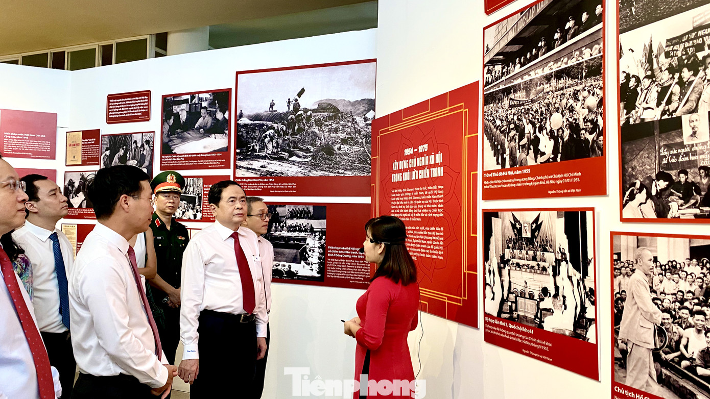 Bộ tem đặc biệt về Bác Hồ tại triển lãm ‘Việt Nam-Độc lập, tự cường’ ảnh 3