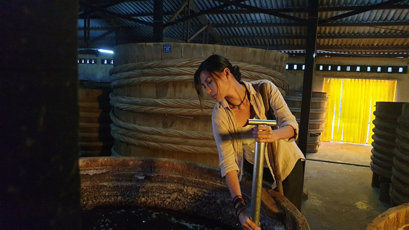 Thúy Diễm kể chuyện cấm túc, chạy trốn fan vì...COVID-19 ảnh 1