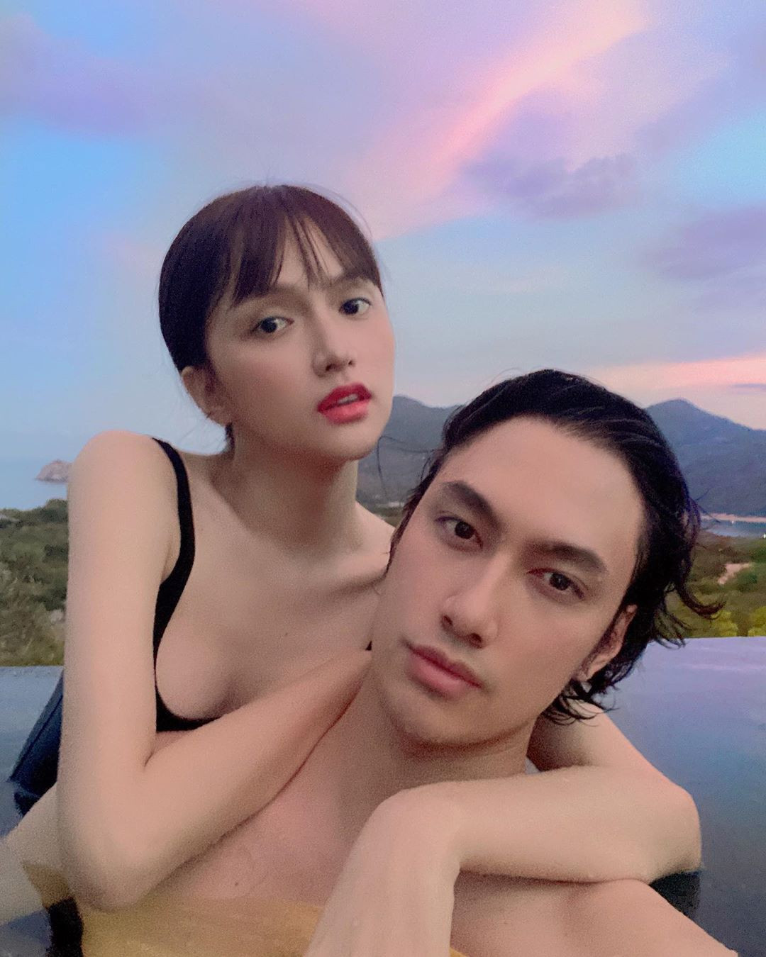 Hương Giang Idol sexy với đồ bơi, ôm ấp ‘trai lạ’ khiến dân tình xôn xao ảnh 6