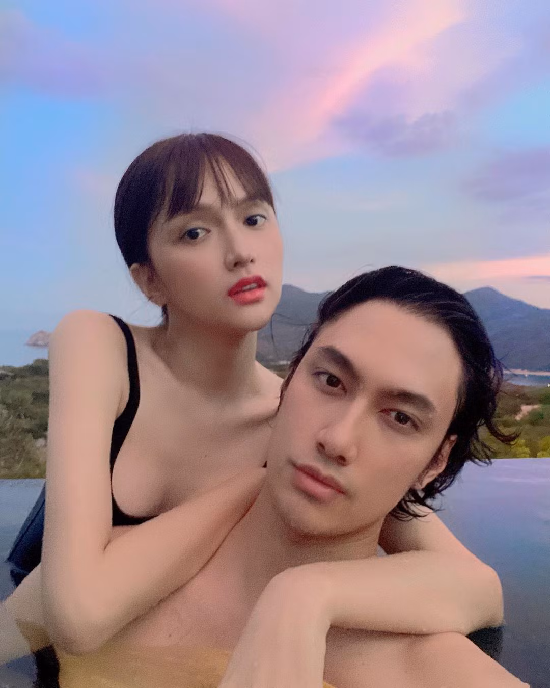 Hương Giang Idol sexy với đồ bơi, ôm ấp ‘trai lạ’ khiến dân tình xôn xao ảnh 6