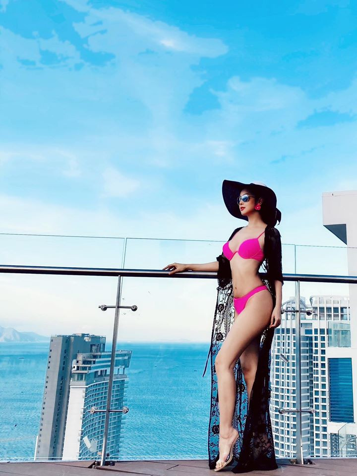 Ngây ngất đường cong ‘gái 4 con vẫn mòn con mắt’ của Jennifer Phạm ảnh 5