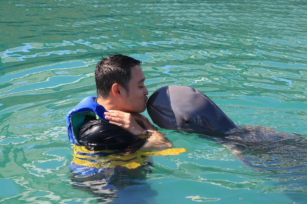 Quang Vinh gây tranh cãi khi đăng ảnh say đến ngất trước cửa phòng khách sạn ảnh 4