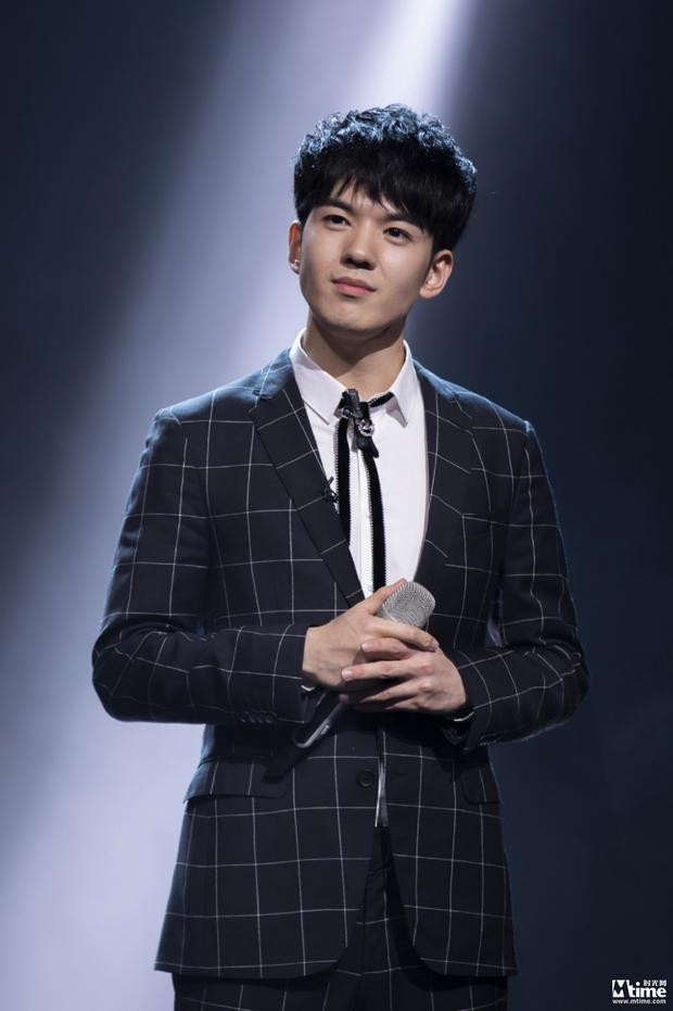 Sao 9x khiến cha mất chức vì ‘vạ miệng’ ảnh 1