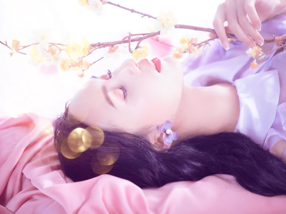 Tung bộ ảnh kỷ niệm 4 tháng chuyển giới, Lynk Lee khoe vòng một ‘bức thở’ ảnh 10