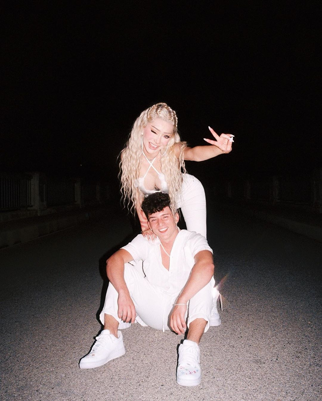 Sao chuyển giới gốc Việt tung ảnh nội y ‘bỏng mắt' ảnh 5