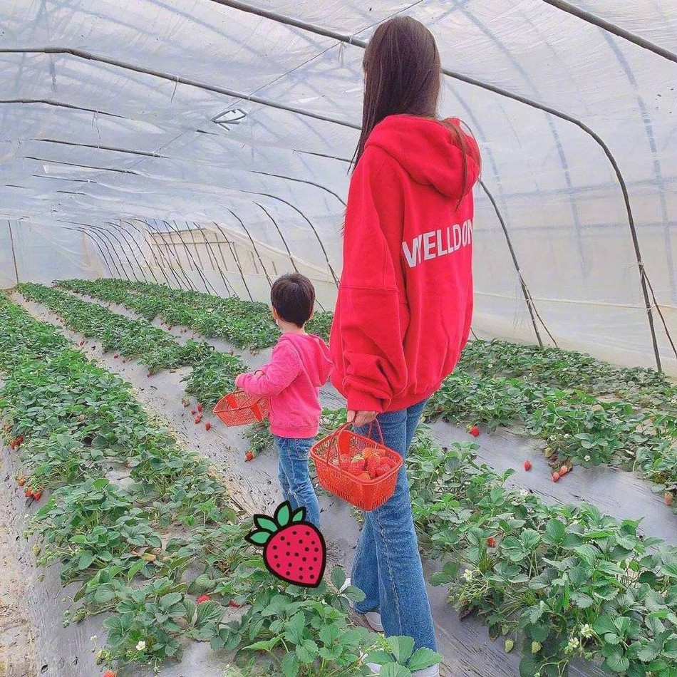 Angelababy tung ảnh khoe eo thon – chân dài, nhưng con trai 3 tuổi mới là tâm điểm ảnh 4