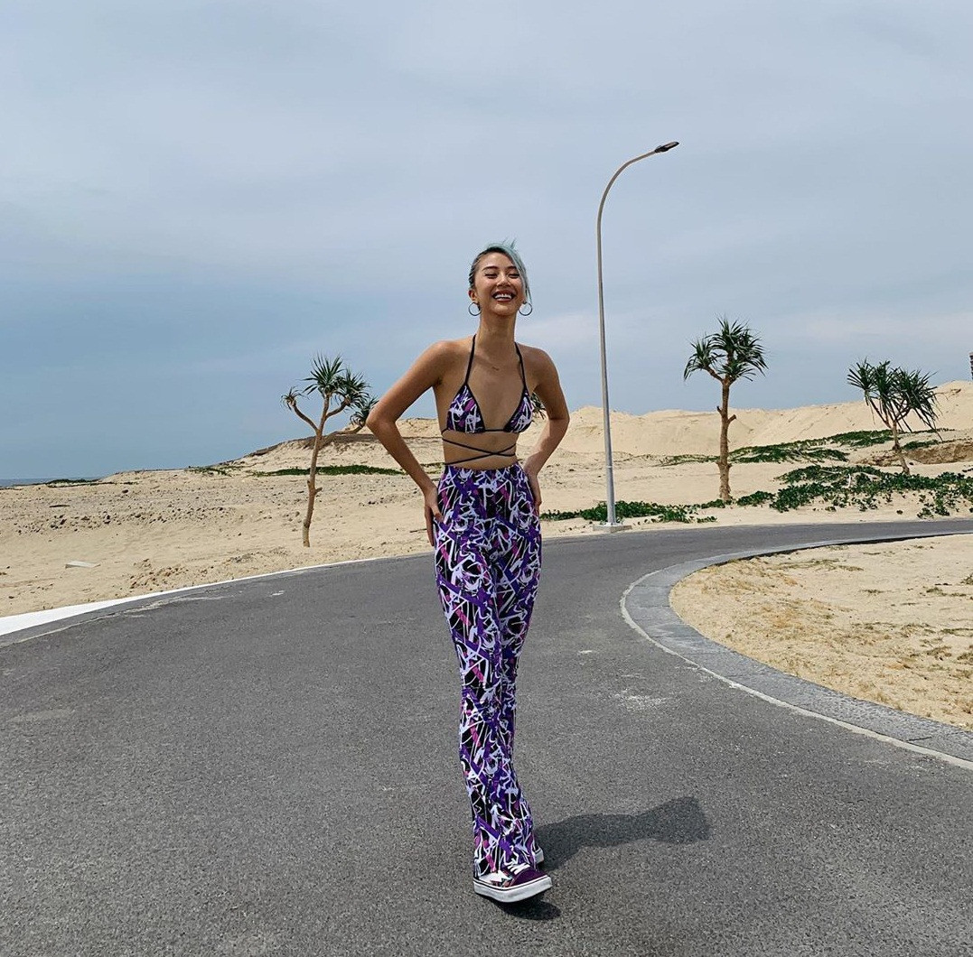 Quỳnh Anh Shyn tung ảnh đồ bơi sexy, tự nhận ‘ngu ngốc’ sau huỷ theo dõi Chi Pu ảnh 4